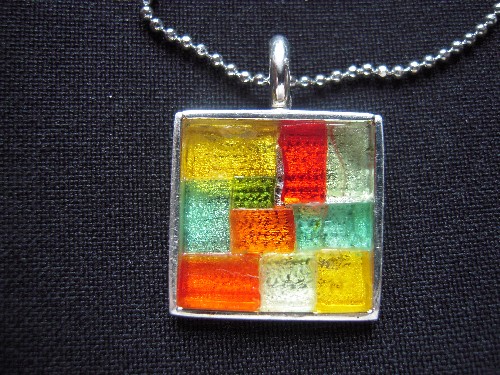 Pendentifs en mosaïque de pâte de verre